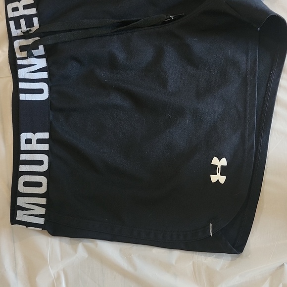Under Armour Women's Black Shorts - Picture 7 of 7